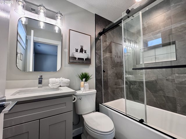3716 Ne 114TH Ave, Portland, OR 97220