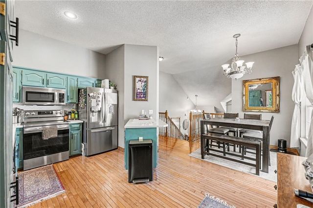 21605 W 50th Terrace, Shawnee, KS 66226
