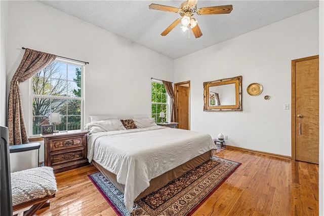21605 W 50th Terrace, Shawnee, KS 66226