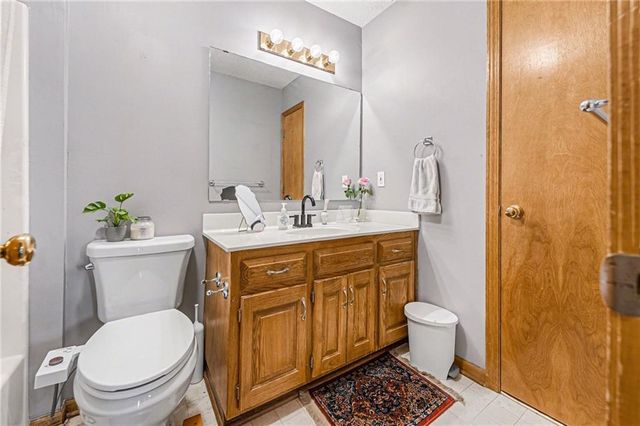 21605 W 50th Terrace, Shawnee, KS 66226