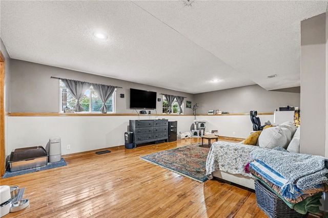 21605 W 50th Terrace, Shawnee, KS 66226