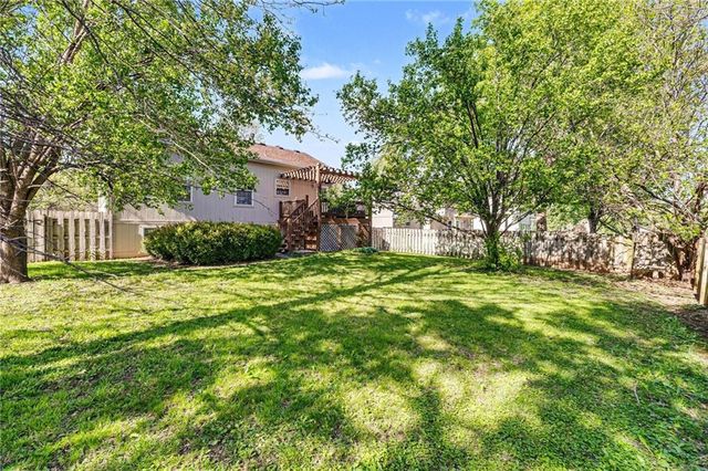 21605 W 50th Terrace, Shawnee, KS 66226