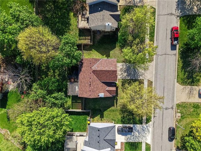 21605 W 50th Terrace, Shawnee, KS 66226