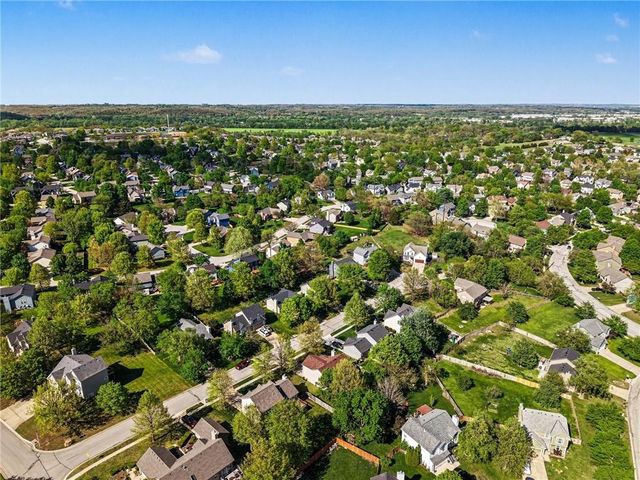 21605 W 50th Terrace, Shawnee, KS 66226