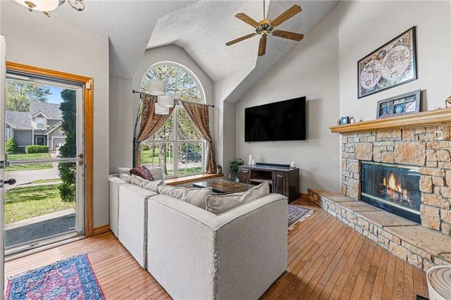 21605 W 50th Terrace, Shawnee, KS 66226