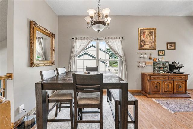 21605 W 50th Terrace, Shawnee, KS 66226