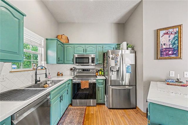 21605 W 50th Terrace, Shawnee, KS 66226