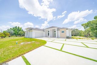 192 Herron RD, North Fort Myers, FL 33903