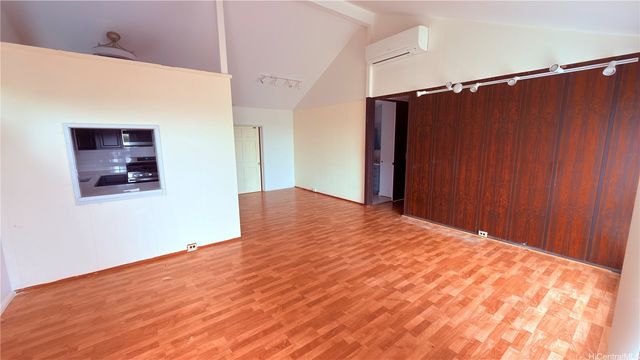 94-1086 Lumihoahu Street Upstairs, Waipahu, HI 96797