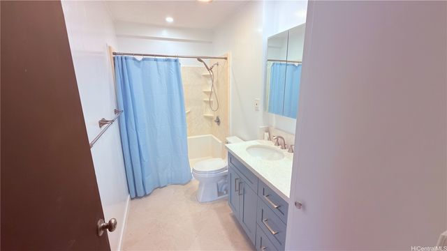 94-1086 Lumihoahu Street Upstairs, Waipahu, HI 96797