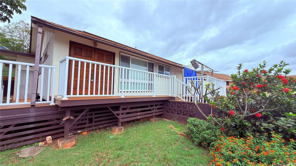 94-1086 Lumihoahu Street Upstairs, Waipahu, HI 96797