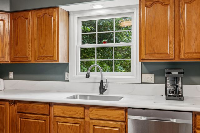 2038 Jd Circle, Berea, KY 40403