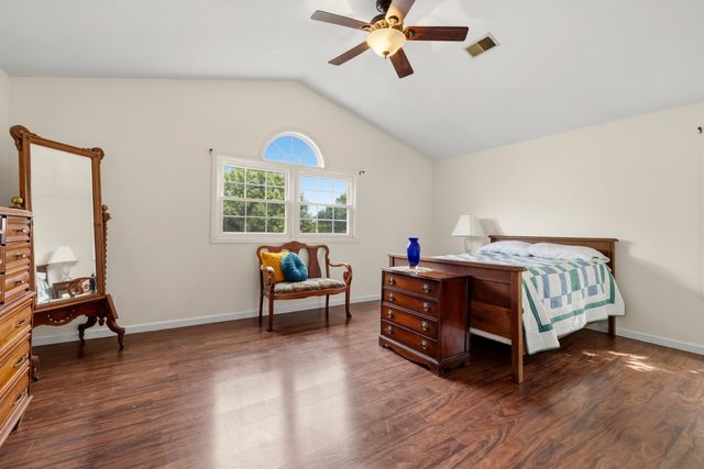 2038 Jd Circle, Berea, KY 40403