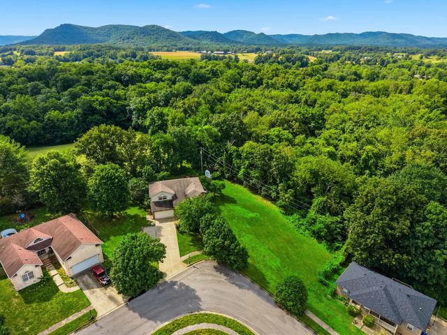 2038 Jd Circle, Berea, KY 40403