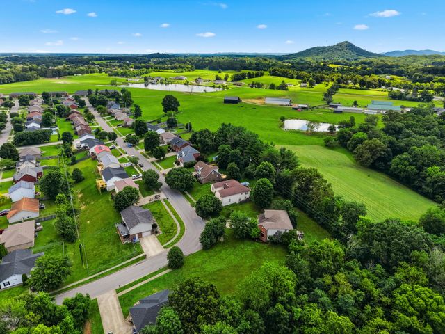 2038 Jd Circle, Berea, KY 40403