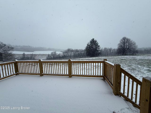 109 Cassidy Dr, Taylorsville, KY 40071