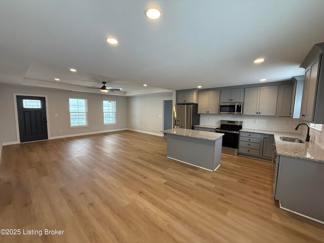 109 Cassidy Dr, Taylorsville, KY 40071