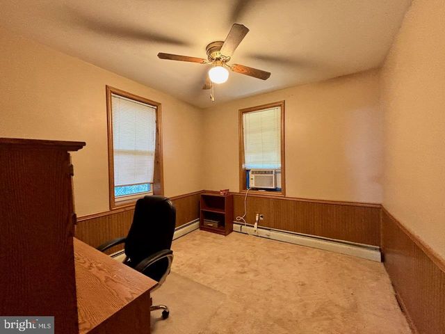 225 CENTRE ST, Langhorne, PA 19047