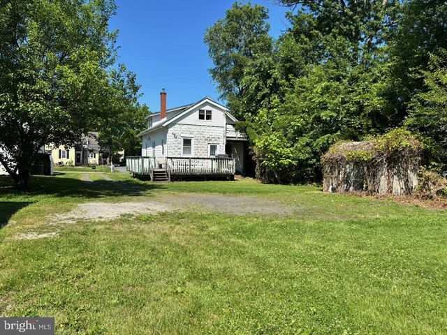 225 CENTRE ST, Langhorne, PA 19047