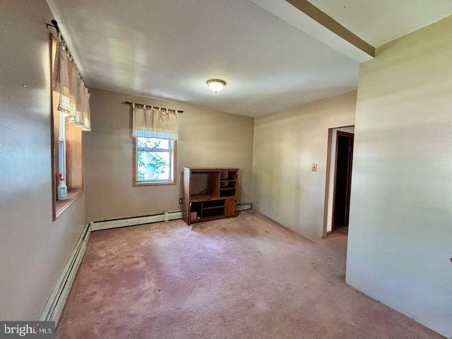 225 CENTRE ST, Langhorne, PA 19047