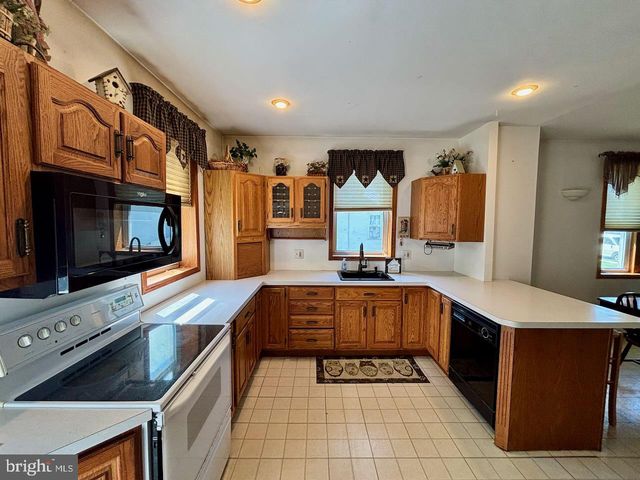 225 CENTRE ST, Langhorne, PA 19047