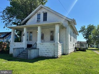 225 CENTRE ST, Langhorne, PA 19047