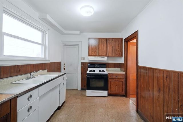 155 Berkshire Place, Irvington, NJ 07111