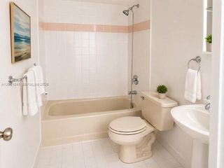9678 Fontainebleau Boulevard 311, Miami, FL 33172