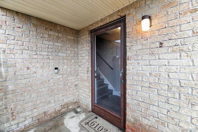 61031 Greenwood Drive, South Lyon, MI 48178