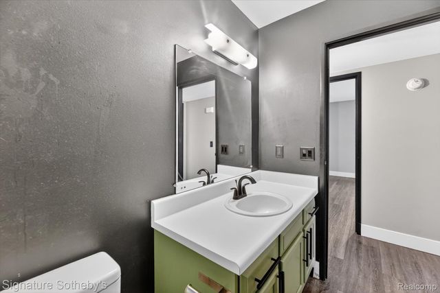 61031 Greenwood Drive, South Lyon, MI 48178