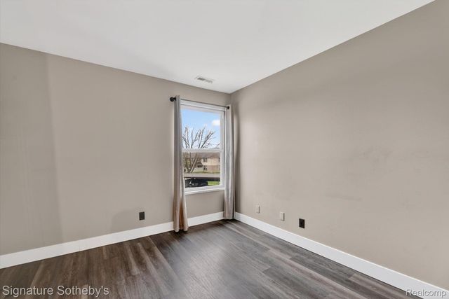 61031 Greenwood Drive, South Lyon, MI 48178