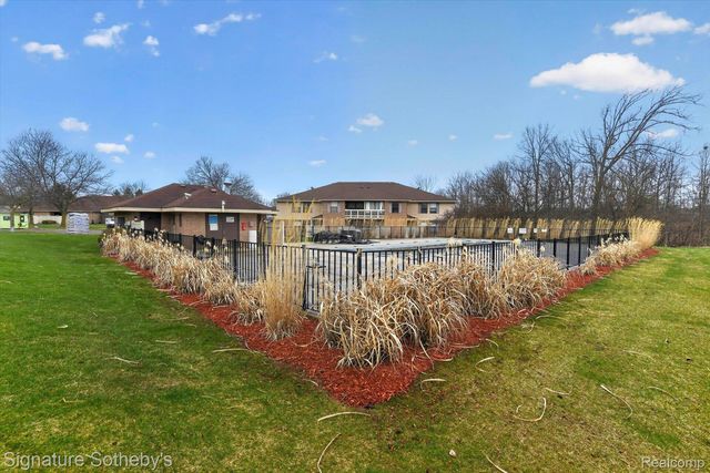 61031 Greenwood Drive, South Lyon, MI 48178