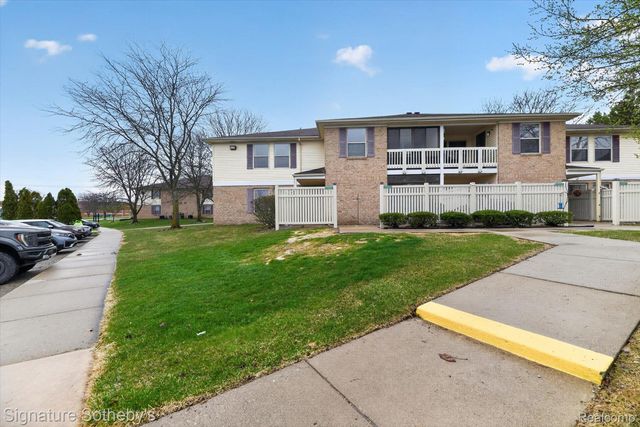 61031 Greenwood Drive, South Lyon, MI 48178