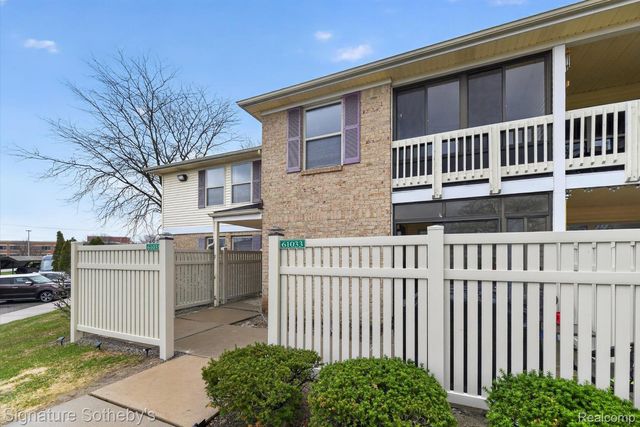61031 Greenwood Drive, South Lyon, MI 48178