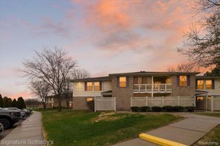 61031 Greenwood Drive, South Lyon, MI 48178