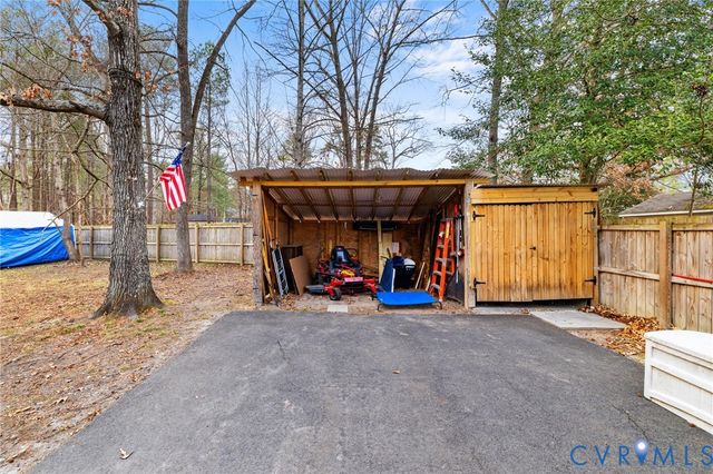 4206 McIlwaine Dr, North Dinwiddie, VA 23803