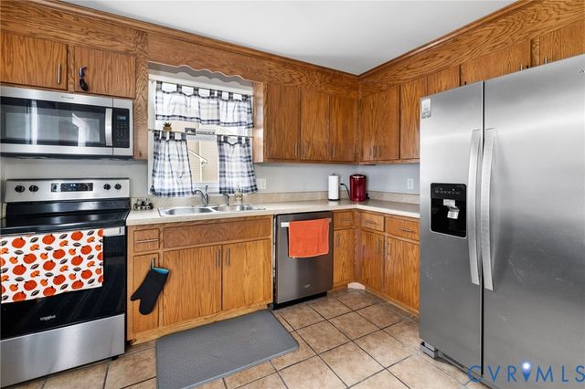 4206 McIlwaine Dr, North Dinwiddie, VA 23803