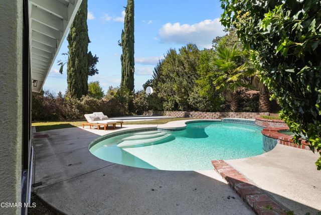 6403 Bayberry Street, Oak Park, CA 91377