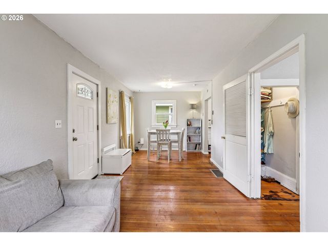 1820 Se 6TH Ave, Camas, WA 98607