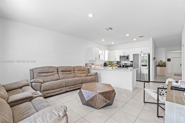 12731 SW 213th St, Miami, FL 33177