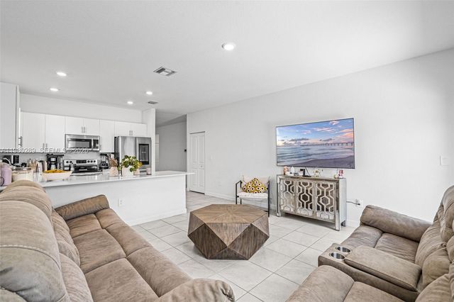 12731 SW 213th St, Miami, FL 33177