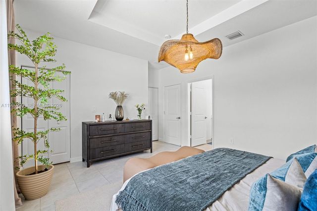 12731 SW 213th St, Miami, FL 33177