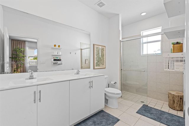 12731 SW 213th St, Miami, FL 33177