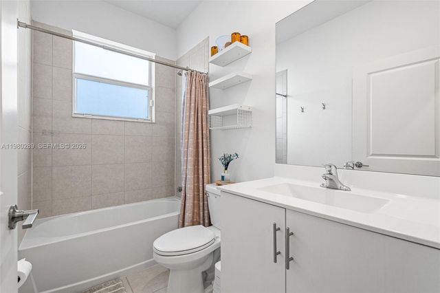 12731 SW 213th St, Miami, FL 33177