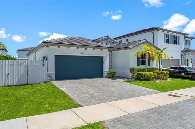 12731 SW 213th St, Miami, FL 33177