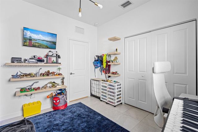 12731 SW 213th St, Miami, FL 33177