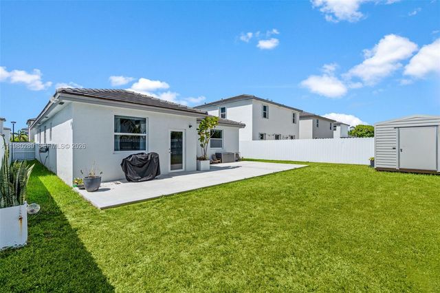 12731 SW 213th St, Miami, FL 33177