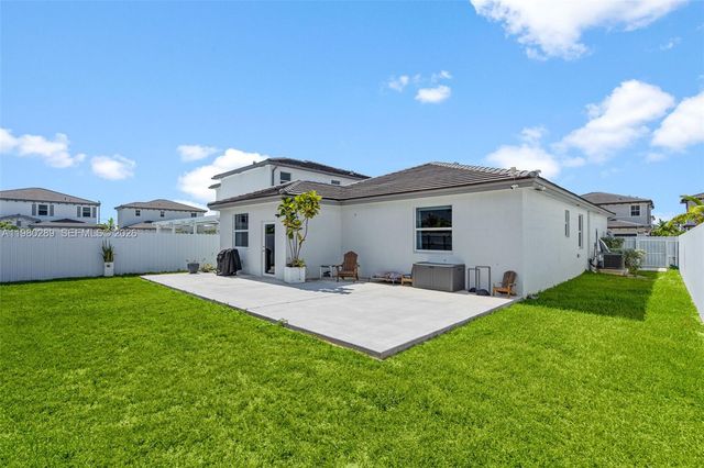 12731 SW 213th St, Miami, FL 33177