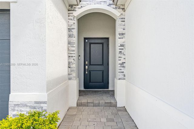 12731 SW 213th St, Miami, FL 33177