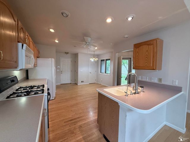 1626 Spruce Court, Temperance, MI 48182